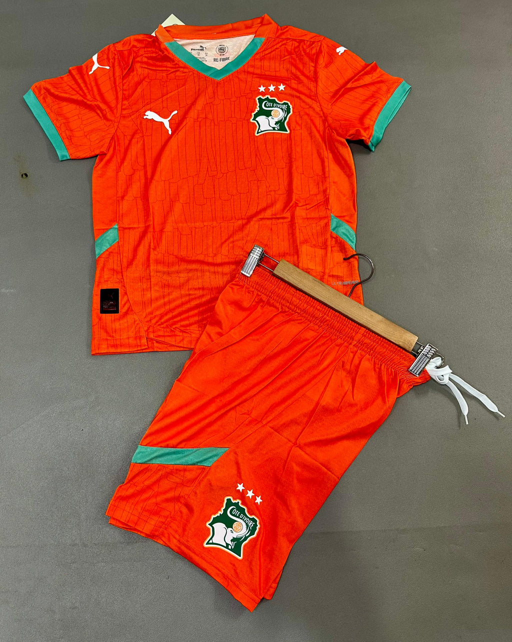 Ensemble maillot enfant Côte d'Ivoire domicile 2025 -26 (haut+short)